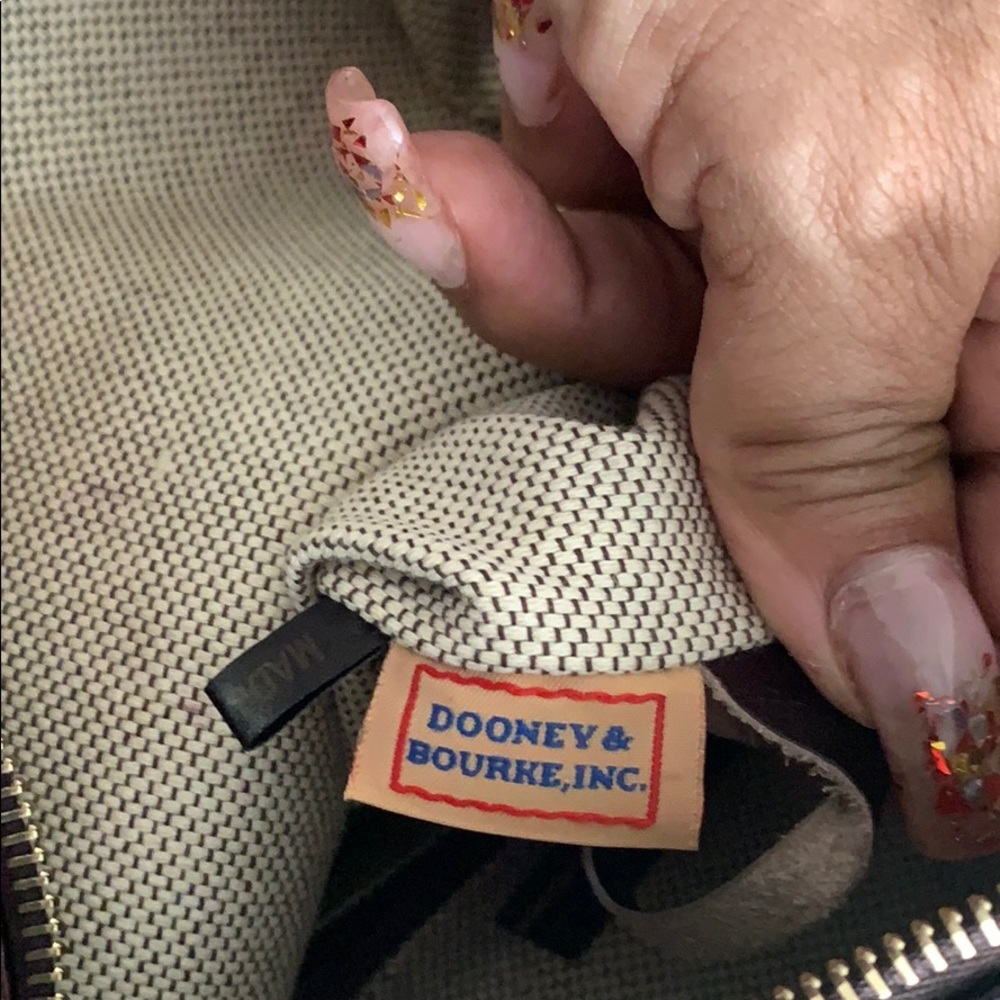 Beautiful brown Dooney and Bourke bag. - Picture 6 of 6
